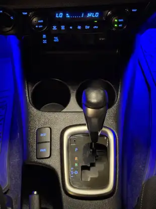 TOYOTA-HILUX-2025