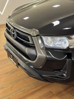 TOYOTA-HILUX-2025