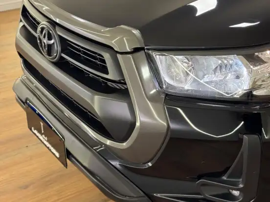 TOYOTA-HILUX-2.8 D-4D TURBO DIESEL CD SR 4X4 AUTOMÁTICO TOYOTA-HILUX-2025