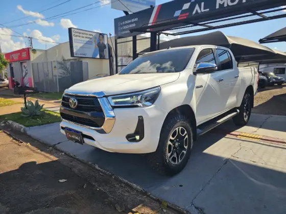 TOYOTA HILUX 2.8 D-4D TURBO DIESEL CD SRV 4X4 AUTOMÁTICO TOYOTA HILUX 2.8 D-4D TURBO DIESEL CD SRV 4X4 AUTOMÁTICO