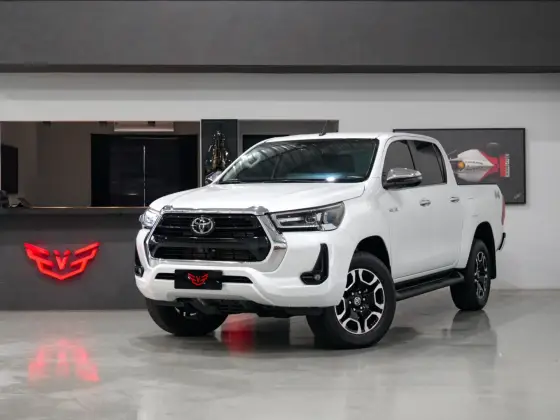 TOYOTA HILUX 2.8 D-4D TURBO DIESEL CD SRX 4X4 AUTOMÁTICO