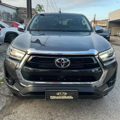 TOYOTA HILUX 2.8 D-4D TURBO DIESEL CD SRX 4X4 AUTOMÁTICO