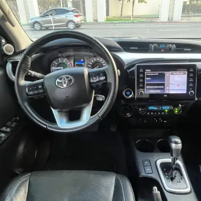 TOYOTA-HILUX-2021