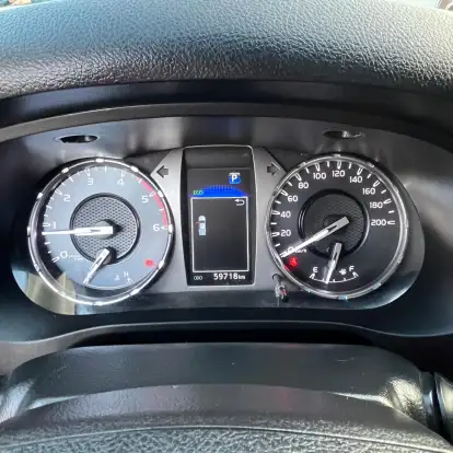 TOYOTA-HILUX-2021