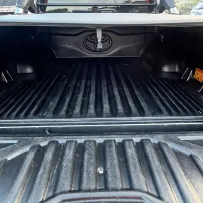 TOYOTA-HILUX-2021