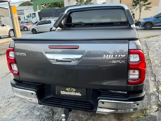 TOYOTA-HILUX-2.8 D-4D TURBO DIESEL CD SRX 4X4 AUTOMÁTICO TOYOTA-HILUX-2021