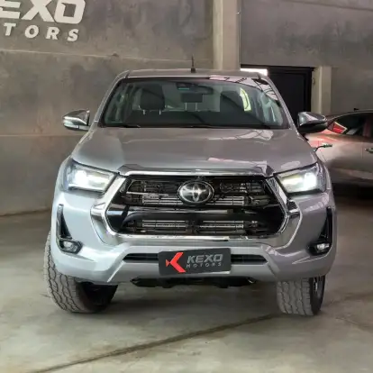 TOYOTA-HILUX-2021