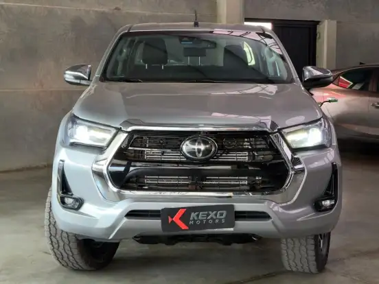 TOYOTA-HILUX-2.8 D-4D TURBO DIESEL CD SRX 4X4 AUTOMÁTICO TOYOTA-HILUX-2021