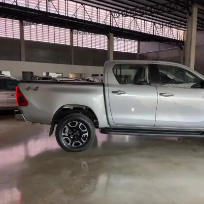 TOYOTA-HILUX-2.8 D-4D TURBO DIESEL CD SRX 4X4 AUTOMÁTICO TOYOTA-HILUX-2021