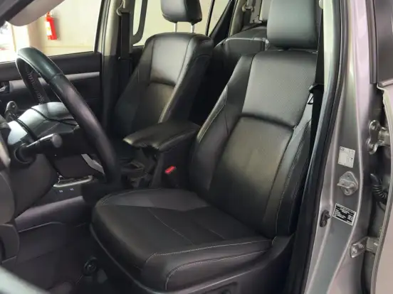 TOYOTA-HILUX-2.8 D-4D TURBO DIESEL CD SRX 4X4 AUTOMÁTICO TOYOTA-HILUX-2021