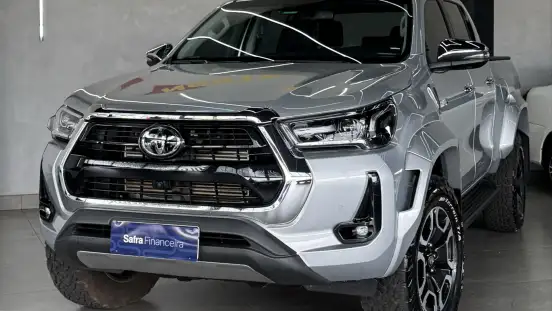TOYOTA-HILUX-2.8 D-4D TURBO DIESEL CD SRX PLUS 4X4 AUTOMÁTICO TOYOTA-HILUX-2025