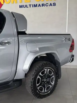 TOYOTA-HILUX-2025
