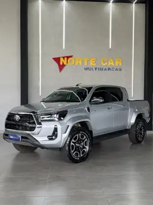 TOYOTA-HILUX-2025