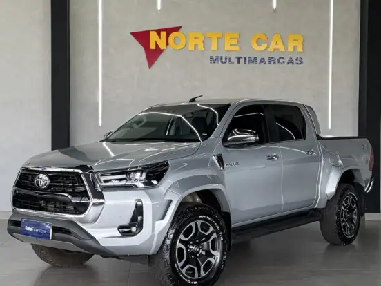 TOYOTA-HILUX-2.8 D-4D TURBO DIESEL CD SRX PLUS 4X4 AUTOMÁTICO TOYOTA-HILUX-2025