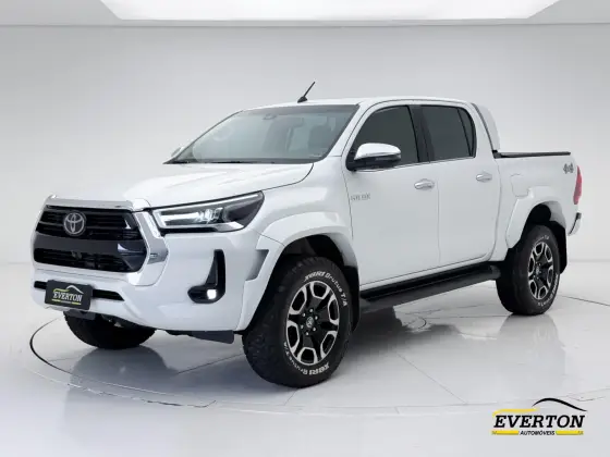 TOYOTA HILUX 2.8 D-4D TURBO DIESEL CD SRX PLUS 4X4 AUTOMÁTICO TOYOTA HILUX 2.8 D-4D TURBO DIESEL CD SRX PLUS 4X4 AUTOMÁTICO