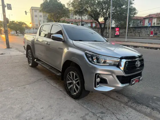 TOYOTA HILUX 2.8 SRV 4X4 CD 16V DIESEL 4P AUTOMÁTICO