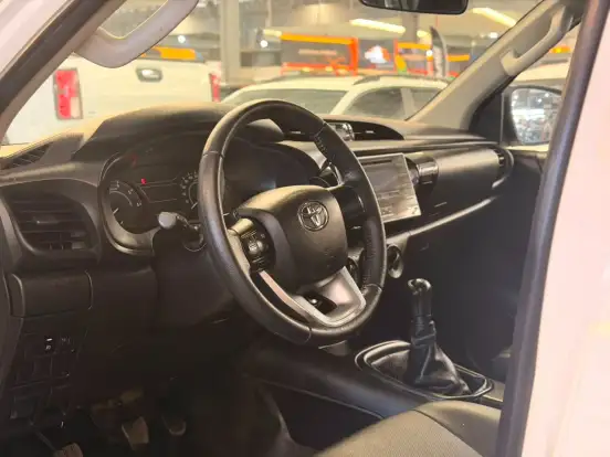 TOYOTA-HILUX-2019