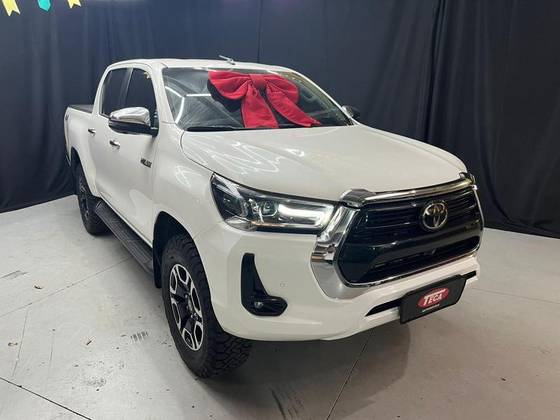 TOYOTA HILUX 2.8 D-4D TURBO DIESEL CD CONQUEST 4X4 AUTOMÁTICO