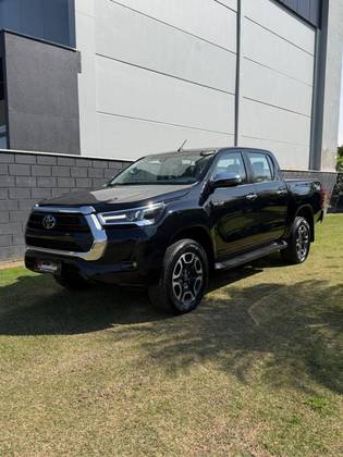 TOYOTA HILUX 2.8 D-4D TURBO DIESEL CD POWER PACK 4X4 MANUAL