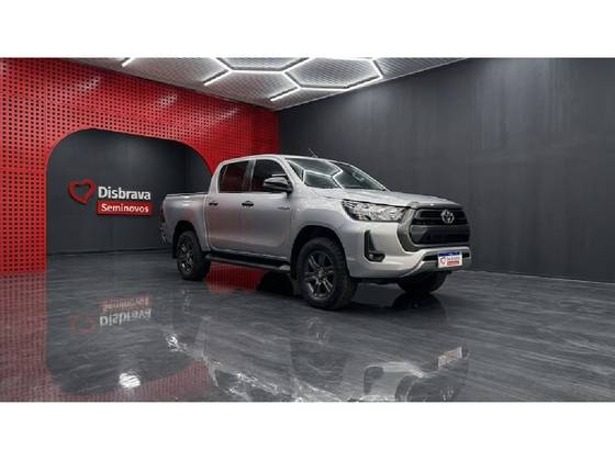 TOYOTA HILUX 2.8 D-4D TURBO DIESEL CD SR 4X4 AUTOMÁTICO