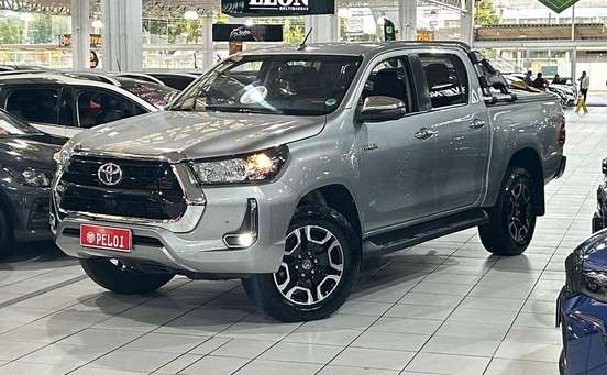 TOYOTA-HILUX-2023