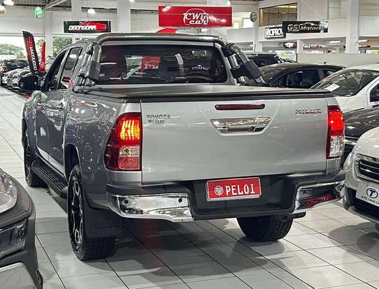 TOYOTA-HILUX-2023