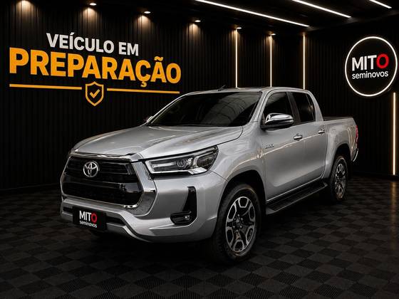 TOYOTA HILUX 2.8 D-4D TURBO DIESEL CD SRV 4X4 AUTOMÁTICO