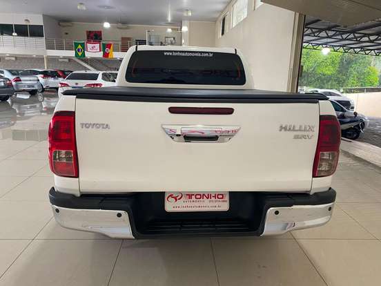 TOYOTA-HILUX-2.8 D-4D TURBO DIESEL CD SRV 4X4 AUTOMÁTICO TOYOTA-HILUX-2022