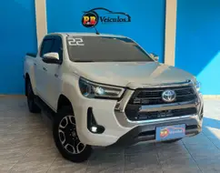 TOYOTA HILUX 2.8 D-4D TURBO DIESEL CD SRX 4X4 AUTOMÁTICO TOYOTA HILUX 2.8 D-4D TURBO DIESEL CD SRX 4X4 AUTOMÁTICO