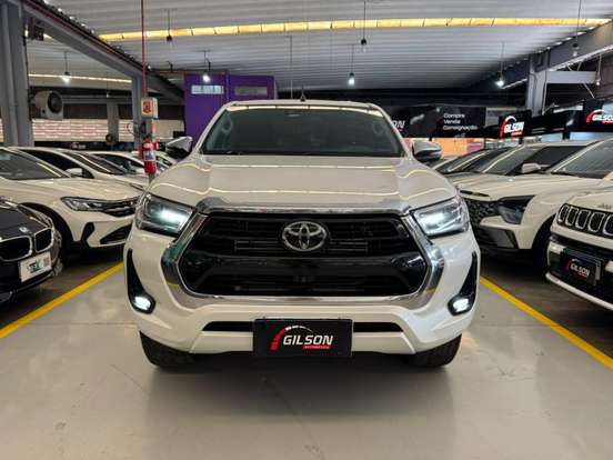 TOYOTA-HILUX-2025