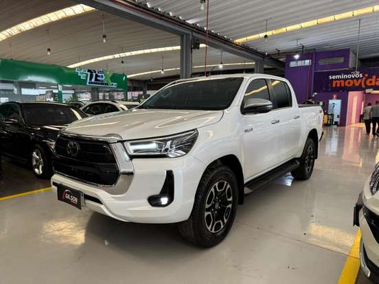 TOYOTA-HILUX-2.8 D-4D TURBO DIESEL CD SRX 4X4 AUTOMÁTICO TOYOTA-HILUX-2025