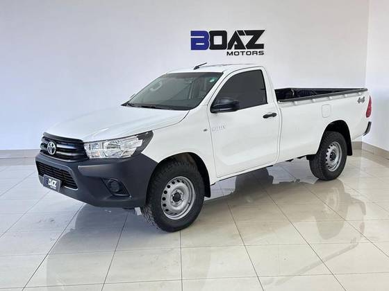TOYOTA HILUX 2.8 D-4D TURBO DIESEL CS 4X4 MANUAL