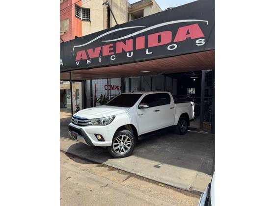 TOYOTA HILUX 2.8 SRX 4X4 CD 16V DIESEL 4P AUTOMÁTICO