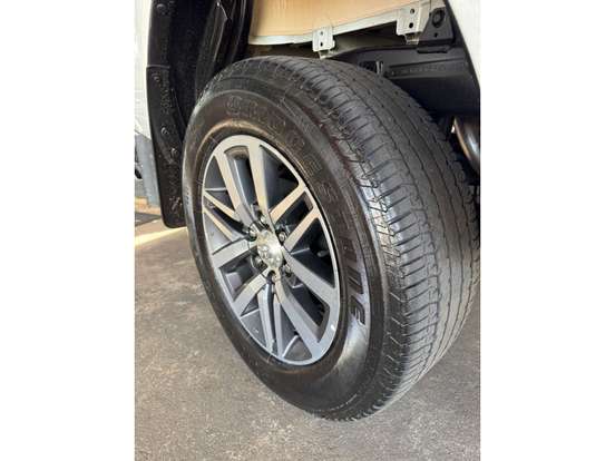 TOYOTA-HILUX-2.8 SRX 4X4 CD 16V DIESEL 4P AUTOMÁTICO TOYOTA-HILUX-2016