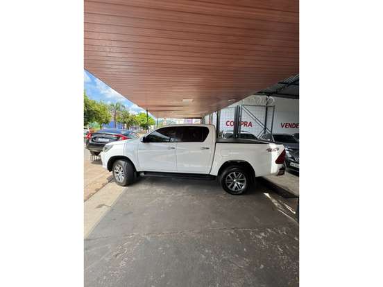 TOYOTA-HILUX-2016