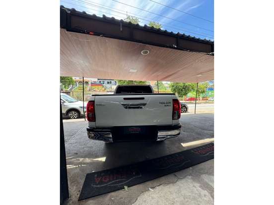 TOYOTA-HILUX-2016