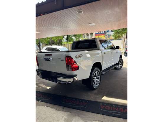 TOYOTA-HILUX-2.8 SRX 4X4 CD 16V DIESEL 4P AUTOMÁTICO TOYOTA-HILUX-2016