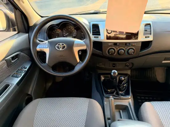 TOYOTA-HILUX-2014