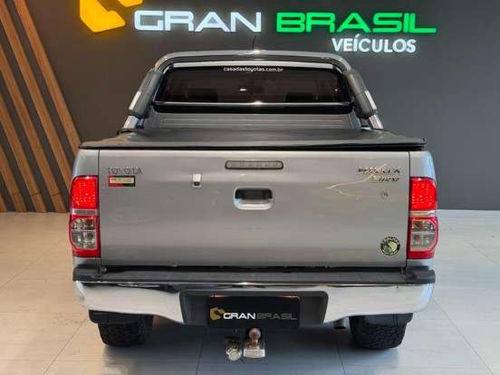 TOYOTA-HILUX-2014