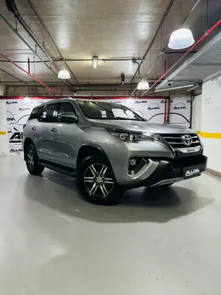 TOYOTA HILUX SW4 2.7 SRV 7 LUGARES 4X2 16V FLEX 4P AUTOMÁTICO