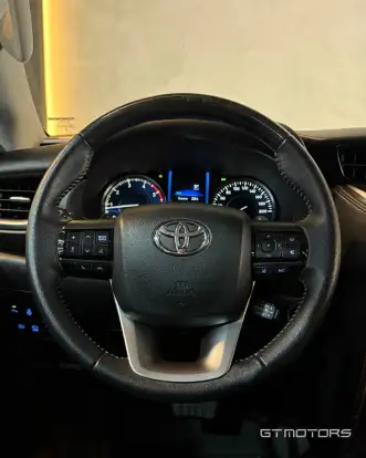 TOYOTA-HILUX SW4-2023