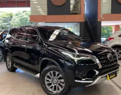 TOYOTA HILUX SW4 2.8 D-4D TURBO DIESEL SRX 7L 4X4 AUTOMÁTICO TOYOTA HILUX SW4 2.8 D-4D TURBO DIESEL SRX 7L 4X4 AUTOMÁTICO