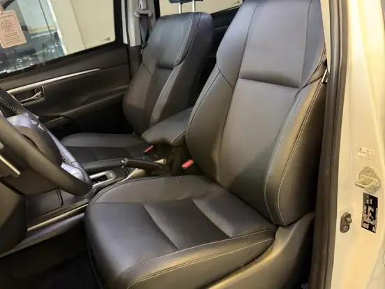 TOYOTA-HILUX SW4-2.8 D-4D TURBO DIESEL SRX PLATINUM 7L 4X4 AUTOMÁTICO TOYOTA-HILUX SW4-2025