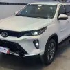 TOYOTA HILUX SW4 2.8 D-4D TURBO DIESEL SRX PLATINUM 7L 4X4 AUTOMÁTICO TOYOTA HILUX SW4 2.8 D-4D TURBO DIESEL SRX PLATINUM 7L 4X4 AUTOMÁTICO