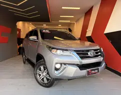 TOYOTA HILUX SW4 2.7 SRV 7 LUGARES 4X2 16V FLEX 4P AUTOMÁTICO TOYOTA HILUX SW4 2.7 SRV 7 LUGARES 4X2 16V FLEX 4P AUTOMÁTICO