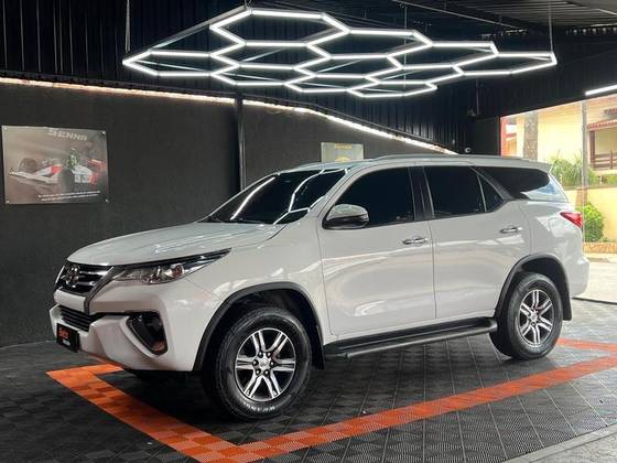 TOYOTA HILUX SW4 2.7 SRV 7 LUGARES 4X2 16V FLEX 4P AUTOMÁTICO