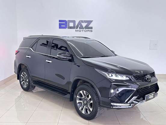 TOYOTA-HILUX SW4-2.8 D-4D TURBO DIESEL DIAMOND 7L 4X4 AUTOMÁTICO TOYOTA-HILUX SW4-2023