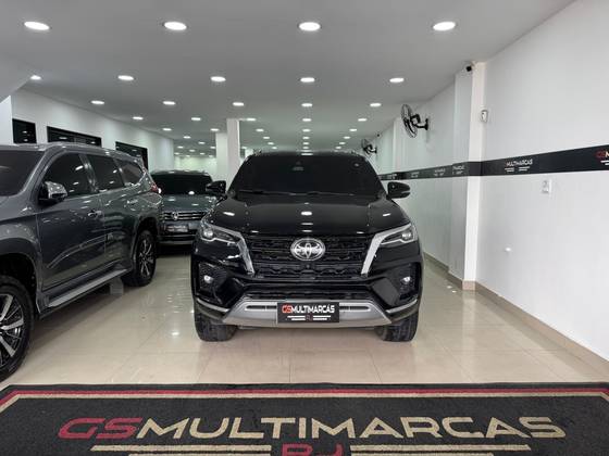 TOYOTA HILUX SW4 2.8 D-4D TURBO DIESEL SRX 7L 4X4 AUTOMÁTICO