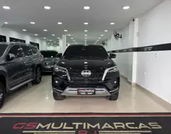 TOYOTA HILUX SW4 2.8 D-4D TURBO DIESEL SRX 7L 4X4 AUTOMÁTICO TOYOTA HILUX SW4 2.8 D-4D TURBO DIESEL SRX 7L 4X4 AUTOMÁTICO