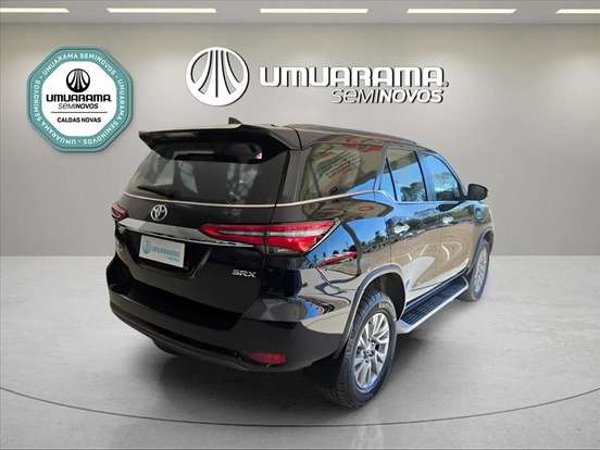TOYOTA-HILUX SW4-2023